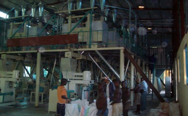 <a href=http://m.belaedu.com.cn/product/6/ target=_blank class=infotextkey>玉米深加工機械</a>