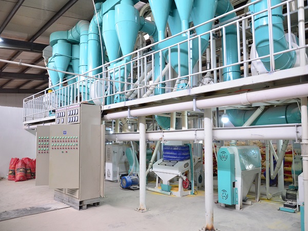 天津日產(chǎn)500噸玉米深加工設(shè)備安裝調(diào)試現(xiàn)場(chǎng)（圖）